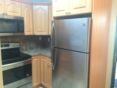 2219 W 53rd Place unit 2219, Hialeah, FL 33016 - photo 5