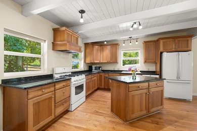 4_2835 sundown rd, medford-03