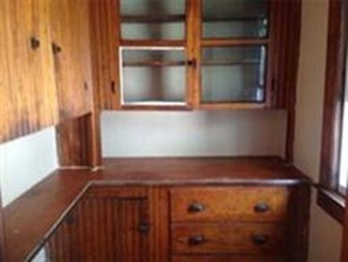 32 Beauregard St unit first floor, Indian Orchard, MA 01151 - photo 3