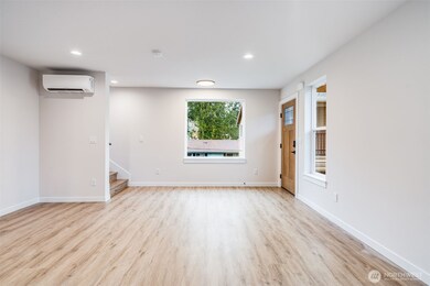 12531 25th Ave NE unit B, Seattle, WA 98125 - photo 5