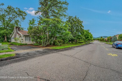 512 Thomas Dr, Dunmore, PA 18512 - photo 3