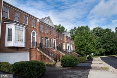 4088 Walnut Cove Cir, Fairfax, VA 22033 - photo 2