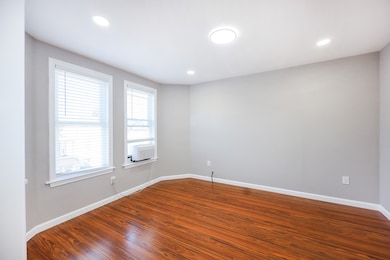 15 Saunders St, Allston, MA 02134 - photo 3