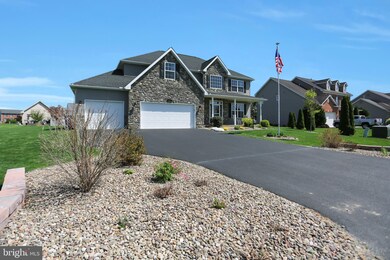 942 Shannon Dr N, Greencastle, PA 17225 - photo 3