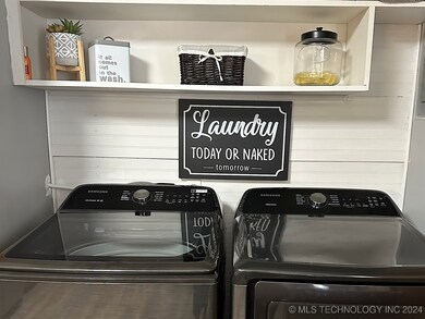 1005 E 10th St, Cushing, OK 74023 - photo 5