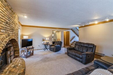 800 38th St, West Des Moines, IA 50265 - photo 6