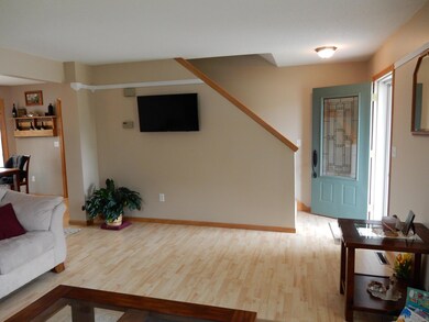Living Room/Entry