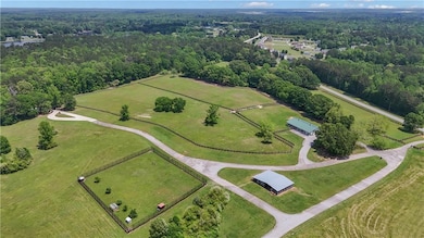 HORSEBARN & Fenced Areas