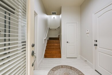 790 Nicholson St, Houston, TX 77007 - photo 4