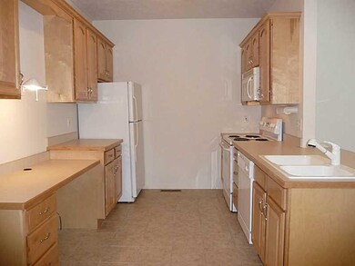 Kitchen. Ceramic flooring