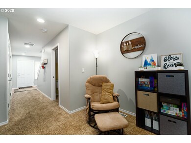 742 NW 3rd Ave, Canby, OR 97013 - photo 3