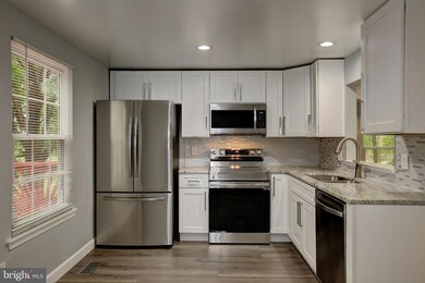 18744 Martins Landing Dr, Germantown, MD 20874 - photo 4