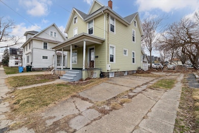 04-320-W-Genesee-St-Lansing-MI-48933-Win