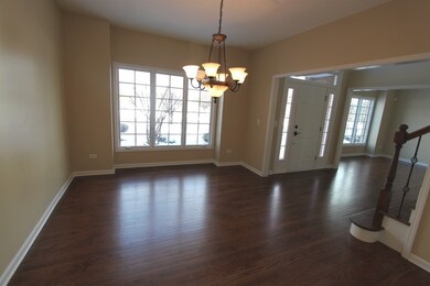 2275 Fox Boro Ln, Naperville, IL 60564 - photo 2