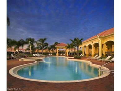 Large Lagoon-Style Pool & Sun Deck