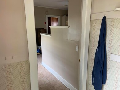 1st Floor Entry