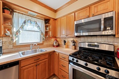 64 Clifton St, Edison, NJ 08817 - photo 7