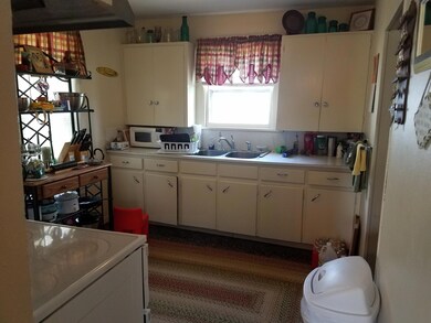 221 Metcalf St, Maxwell, IA 50161 - photo 2