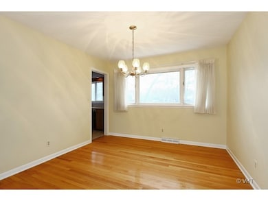 320 Woodland Hills Rd, Batavia, IL 60510 - photo 3