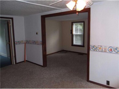 Dining Room. Diningroom with arch...