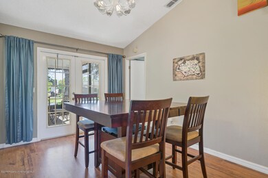 4010 Treetop Cir Spring Hill-large-007-8