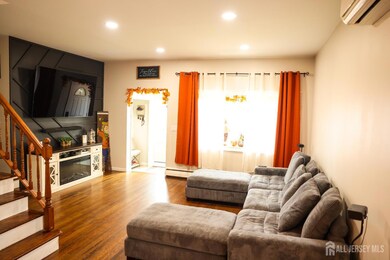 206 Arlington Dr, Fords, NJ 08863 - photo 4