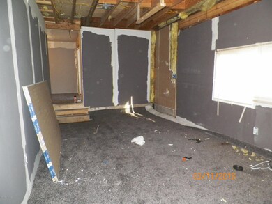 418 S Barrett St, Niles, MI 49120 - photo 4