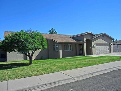 813 N Almond Cir, Mesa, AZ 85213 - photo 3