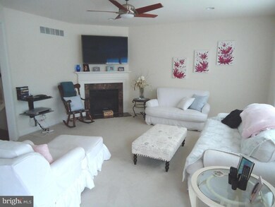 456 Saddlery Dr, Perkasie, PA 18944 - photo 5