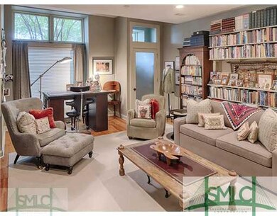 Studio/Study/Office.