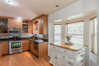 8136 Chelsworth Dr, Orlando, FL 32835 - photo 7