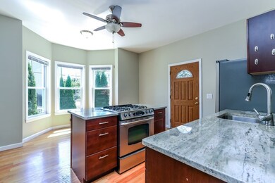 35 Beech St unit 2, Waltham, MA 02453 - photo 3