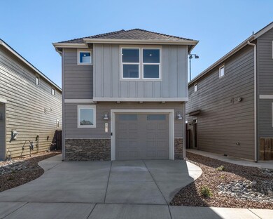 3962 SW Coyote Ave, Redmond, OR 97756 - photo 2