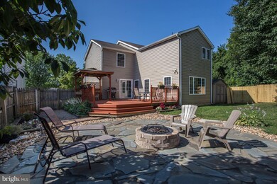 911 Slash Pine Ct, Sykesville, MD 21784 - photo 2