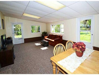 Great Room 22 X14  GREAT ROOM WITH WINDOWS OVERLOO