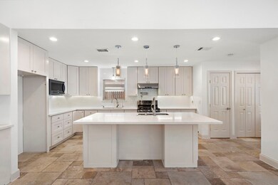 Kitchen with 2 separate sinks