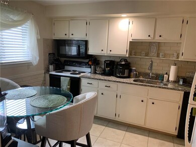 4891 Cypress St, Allentown, PA 18106 - photo 3