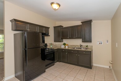 124 Del Rio Rd, Carpentersville, IL 60110 - photo 6