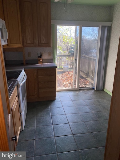 12400 Channelview Dr, Newburg, MD 20664 - photo 5