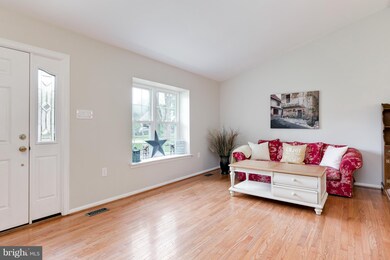 3003 Breezy Knoll Ct, Herndon, VA 20171 - photo 4