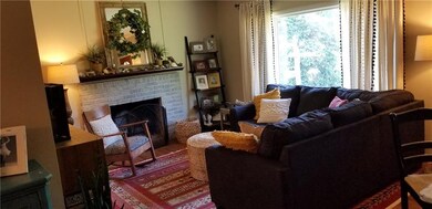 L /R with wood burning F/P