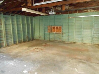 GARAGE INT