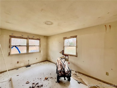 11206 D Hwy, Versailles, MO 65084 - photo 7