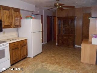 Another pic of kitchen