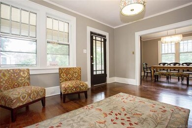 Picture Rail Molding in Living Areas