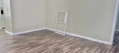 1633 N Pershing St, Wichita, KS 67208 - photo 6