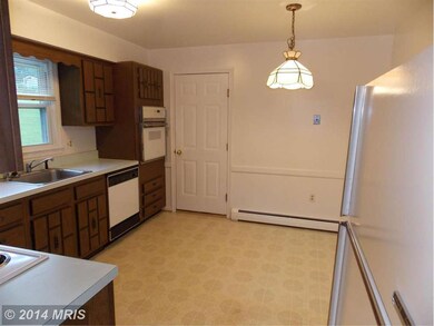 921 Streaker Rd, Sykesville, MD 21784 - photo 3