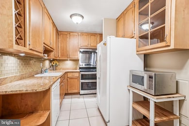 Alexandria Knolls West unit 402, Alexandria, VA 22304 - photo 6