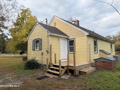 547 Pigott Rd, Gloucester, NC 28528 - photo 4