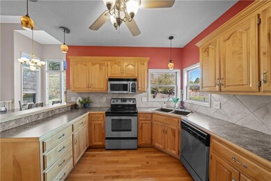 610 Roanke Dr, Raymore, MO 64083 - photo 6